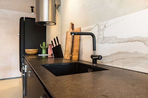 Medium property photo - Warmoesstraat 50S, 1012 JE Amsterdam